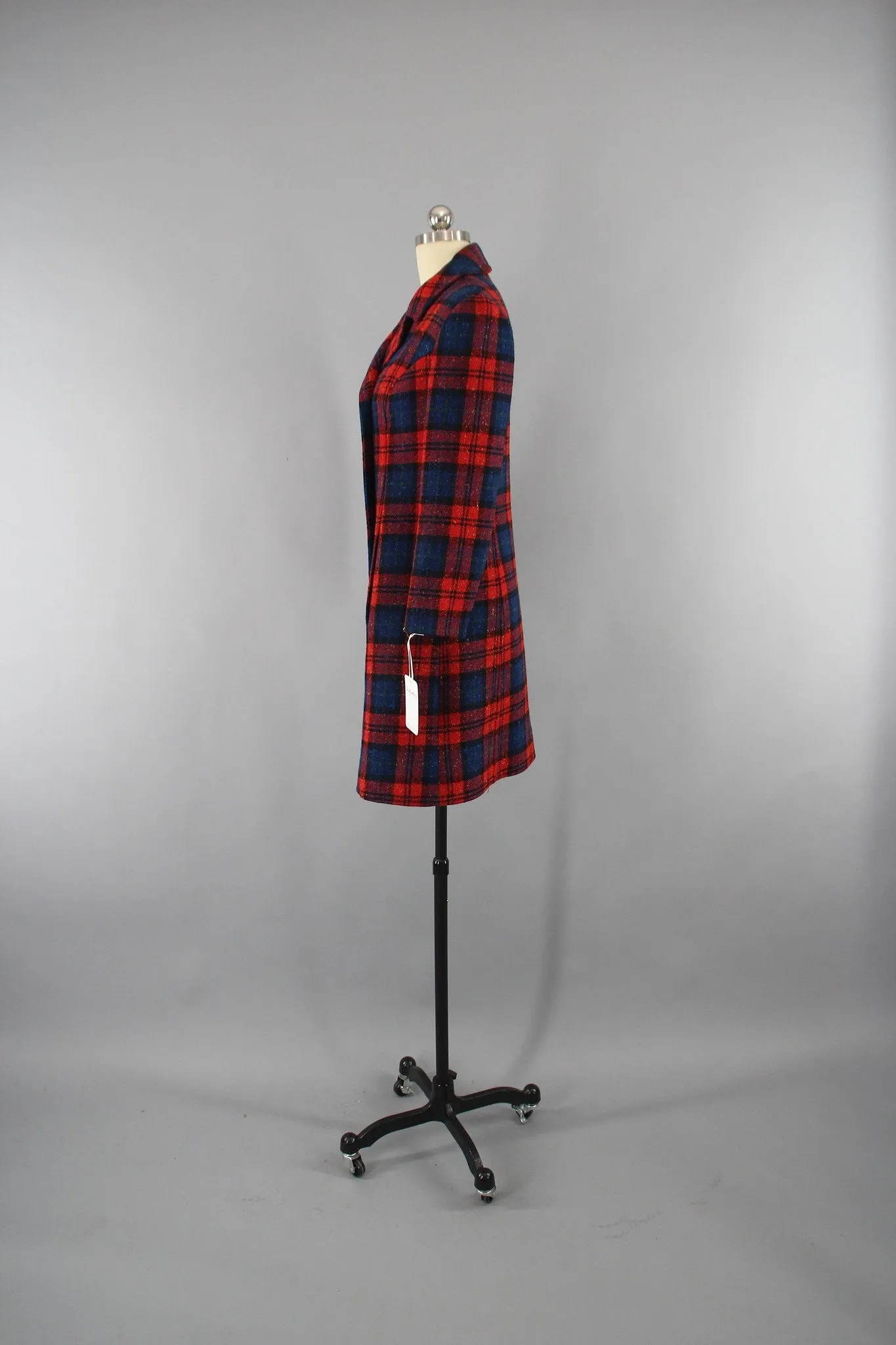 1960s Vintage Pendleton Wool Coat / Red & Blue Tartan Plaid