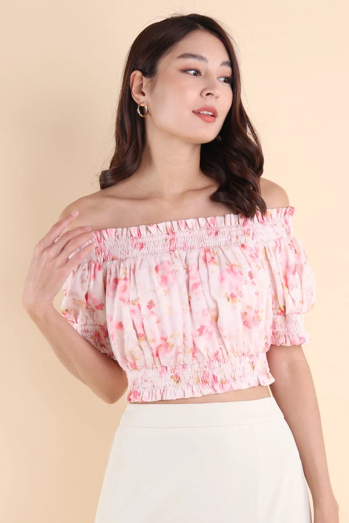 BLOOM FLORAL OFFSIE TOP IN RED