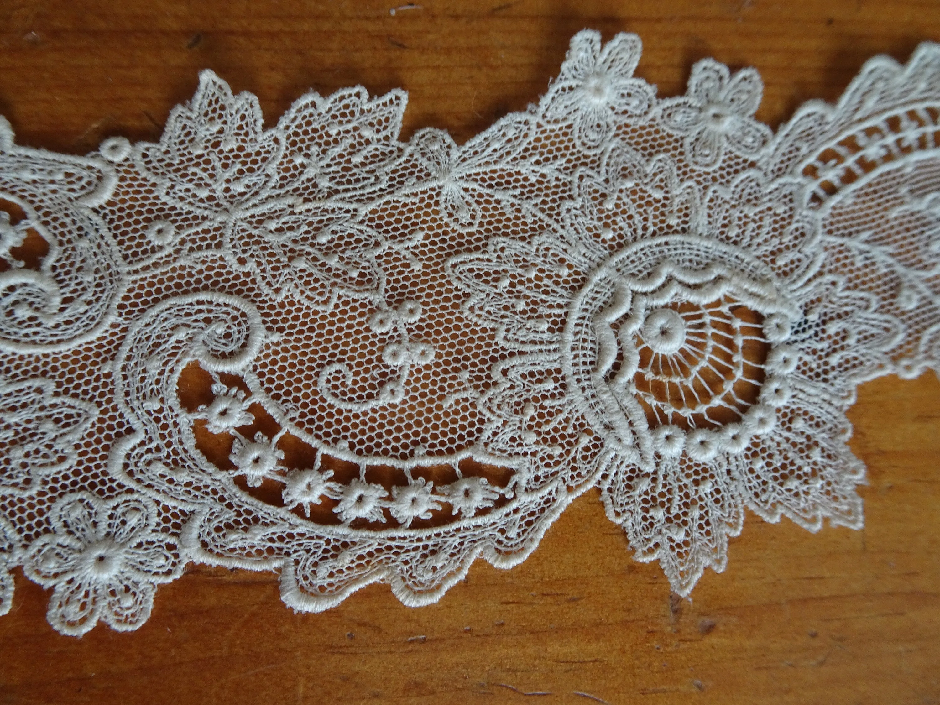 LOVELY Victorian French Lace High Neck Collar,Creamy White Lace,Victorian Edwardian Lace,Mixed Lace,Antique Bridal Lace,Collectible Lace